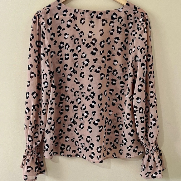 A New Day| Flowy V-Neck Animal Print Bell Cuff Long Sleeve Feminine Shirt Size M - Picture 5 of 6